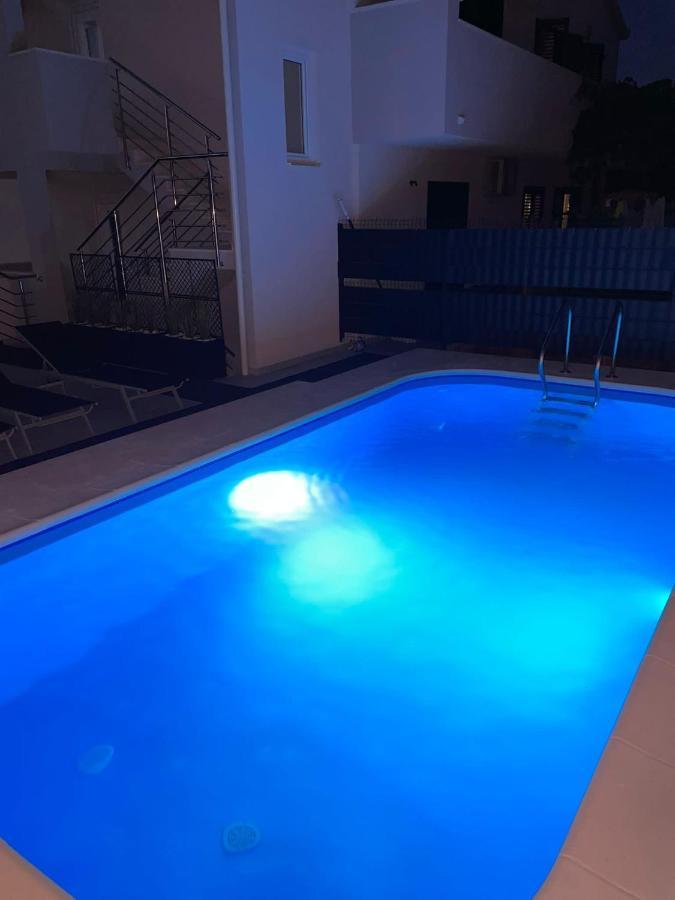 Villa Milena-With A Pool Трогір Екстер'єр фото