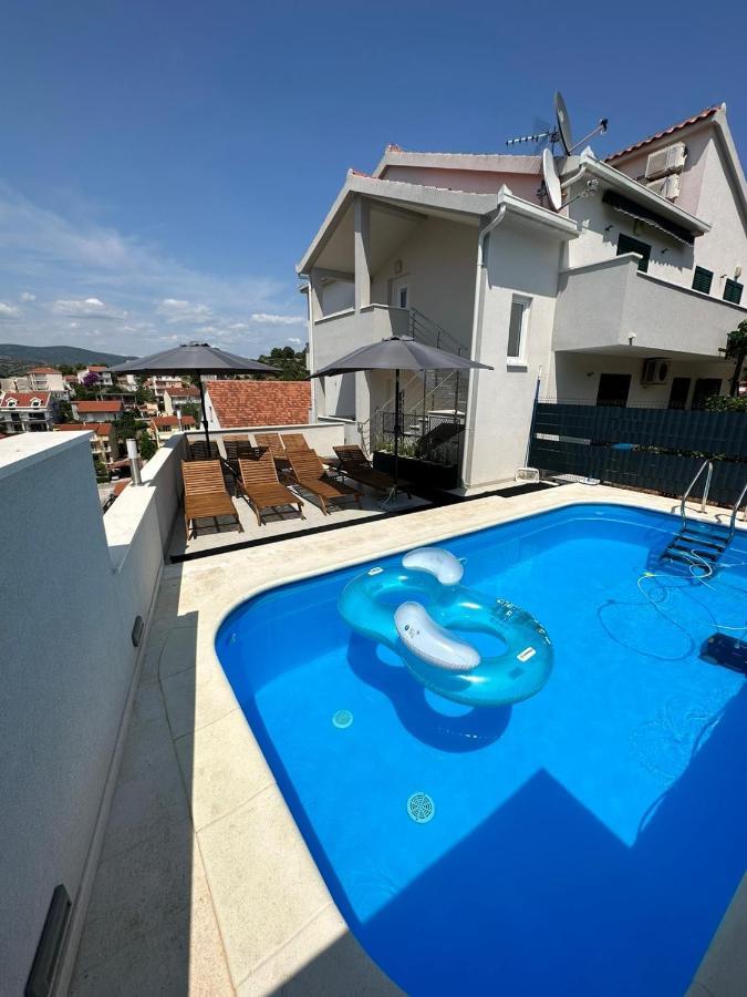 Villa Milena-With A Pool Трогір Екстер'єр фото